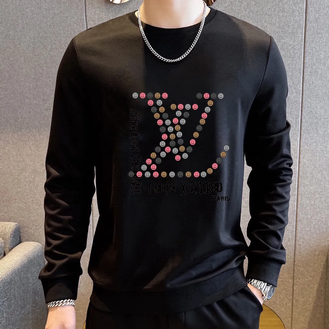 🅿️380 [LV Louis Vuitton] (Fat Man Gospel) hot-selling suit is coming. Focus on the original version of the official website. 2025 new hot-selling sweatshirt suit. The original order is hard to buy🇭🇰. It is the meticulous work of top designers for a fitting and perfect upper body effect. All-natural high-quality Roman cotton 100%, close-fitting comfort, noble and elegant! Original hardware embodies elegance and nobility! Counter size: M-5XL (maximum wear up to 220 pounds)